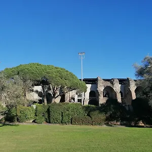 Aux Pieds Des Arènes , Fréjus France